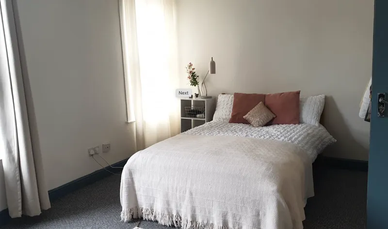Large 6 Bed Terraced House // AUG 2026 - Image 8